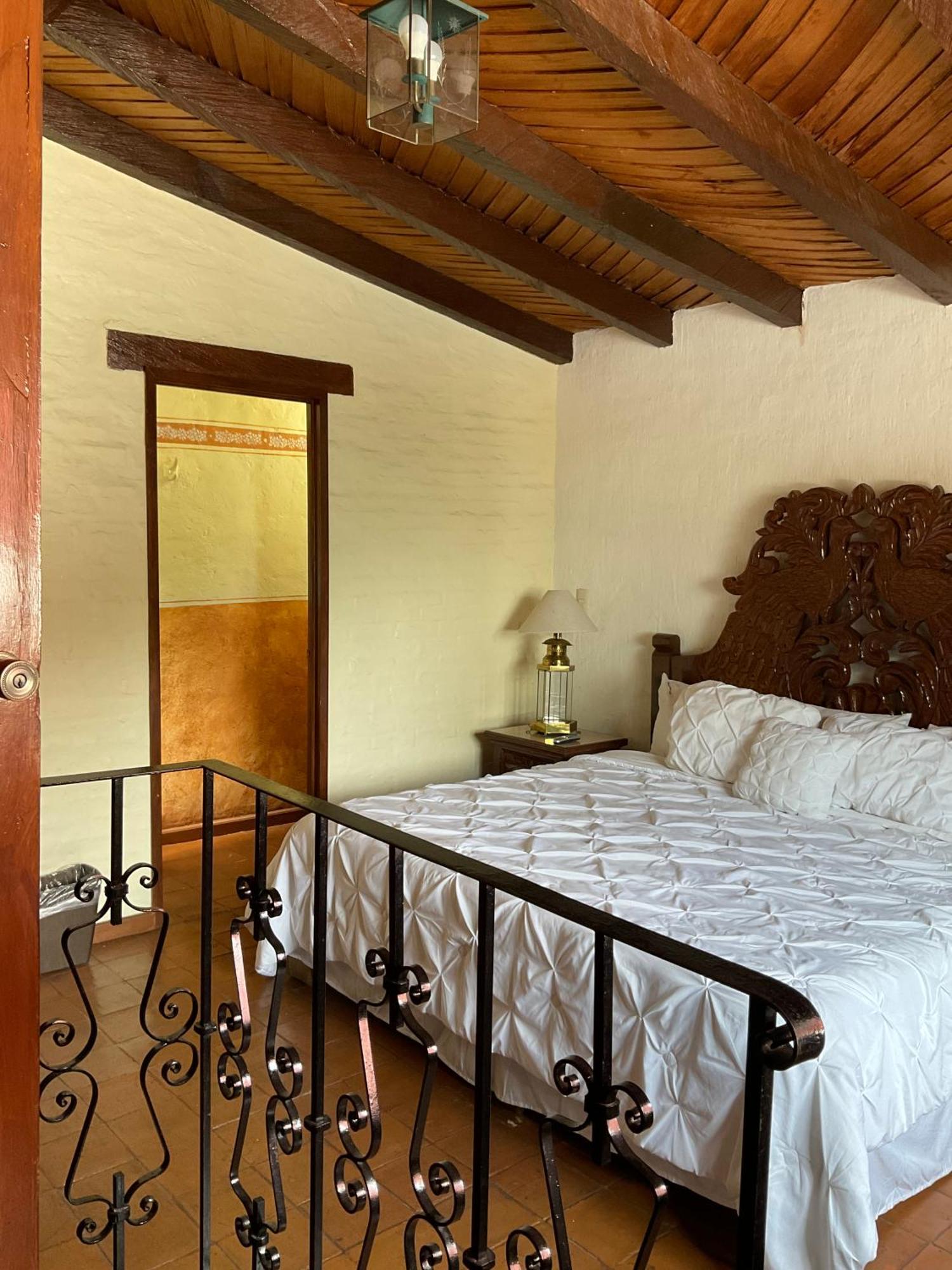 Villa San Jose Hotel&Suites Morelia Exterior foto