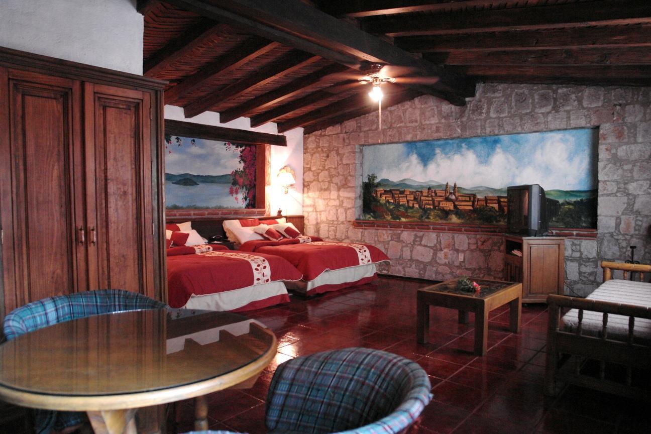 Villa San Jose Hotel&Suites Morelia Habitación foto
